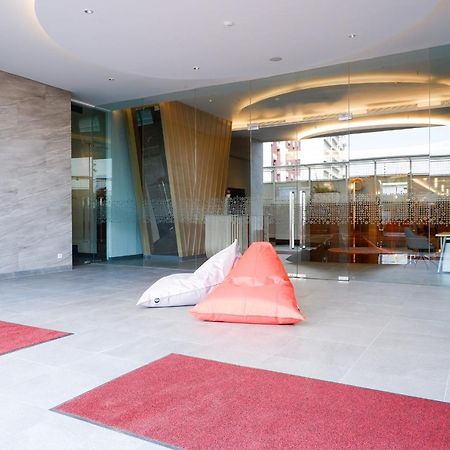 Harris Hotel And Conventions Kelapa Gading Jakarta Exterior photo