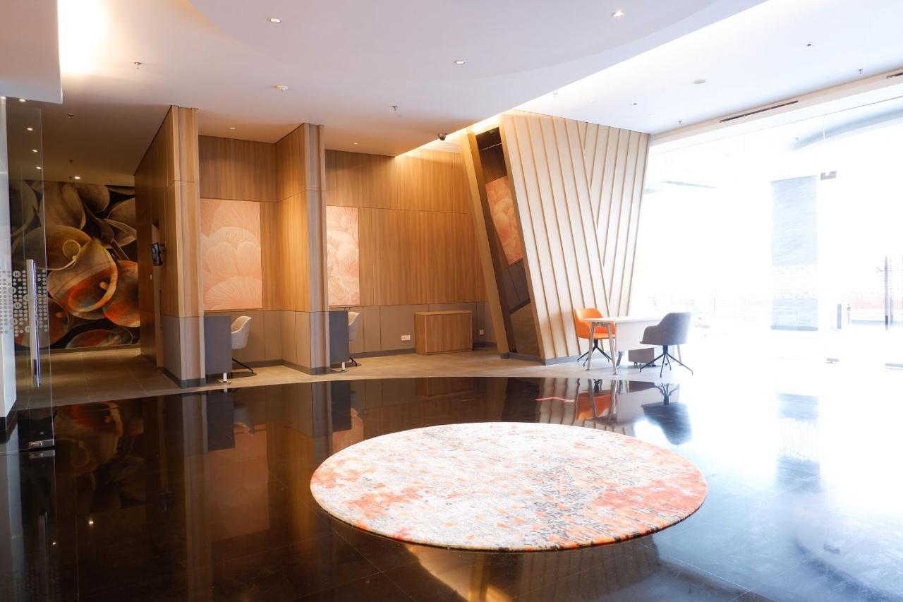 Harris Hotel And Conventions Kelapa Gading Jakarta Exterior photo
