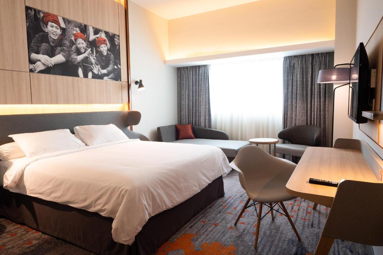 Harris Hotel And Conventions Kelapa Gading Jakarta Exterior photo