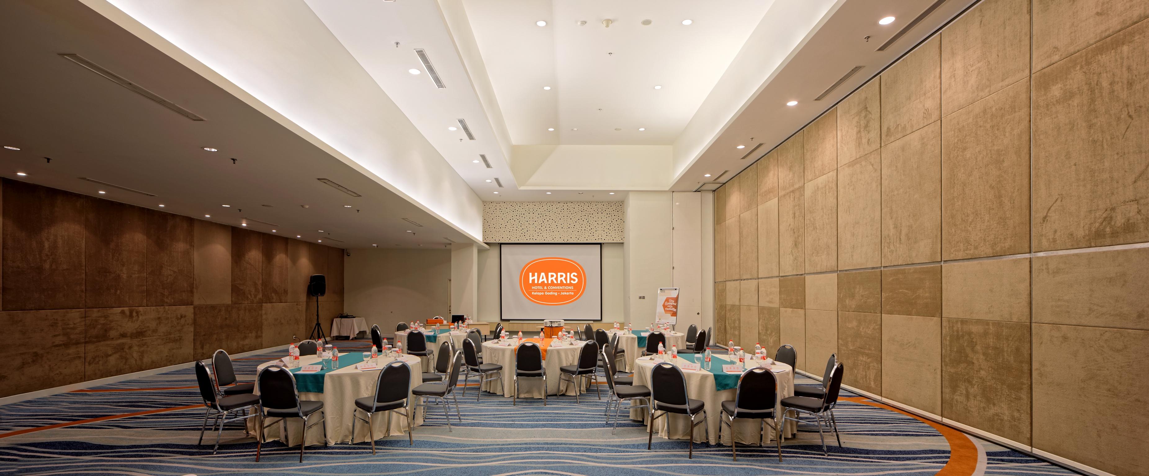 Harris Hotel And Conventions Kelapa Gading Jakarta Exterior photo