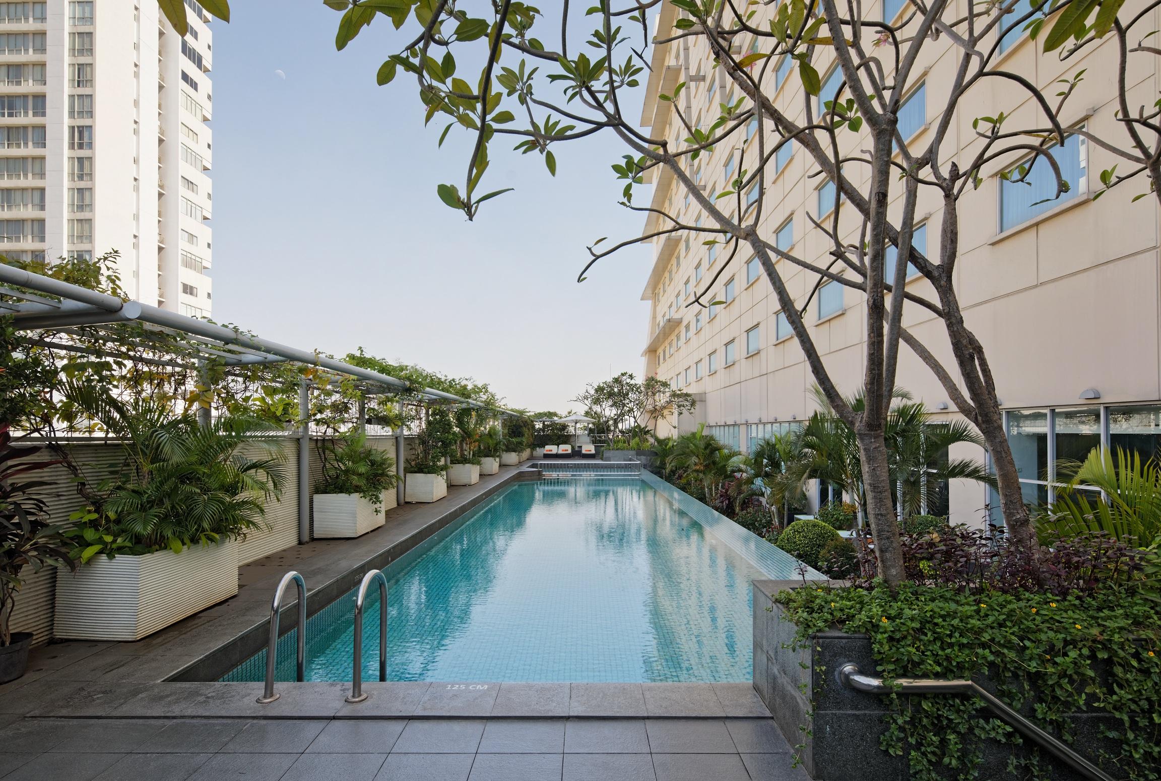 Harris Hotel And Conventions Kelapa Gading Jakarta Exterior photo