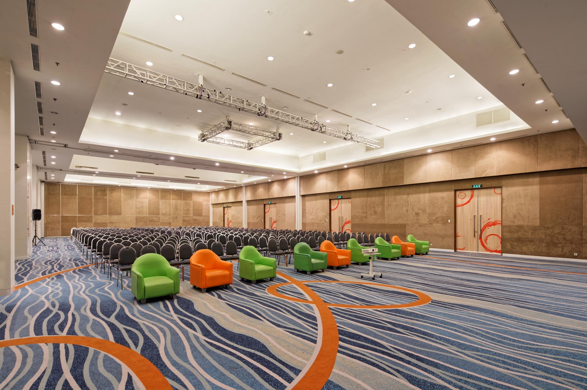 Harris Hotel And Conventions Kelapa Gading Jakarta Exterior photo