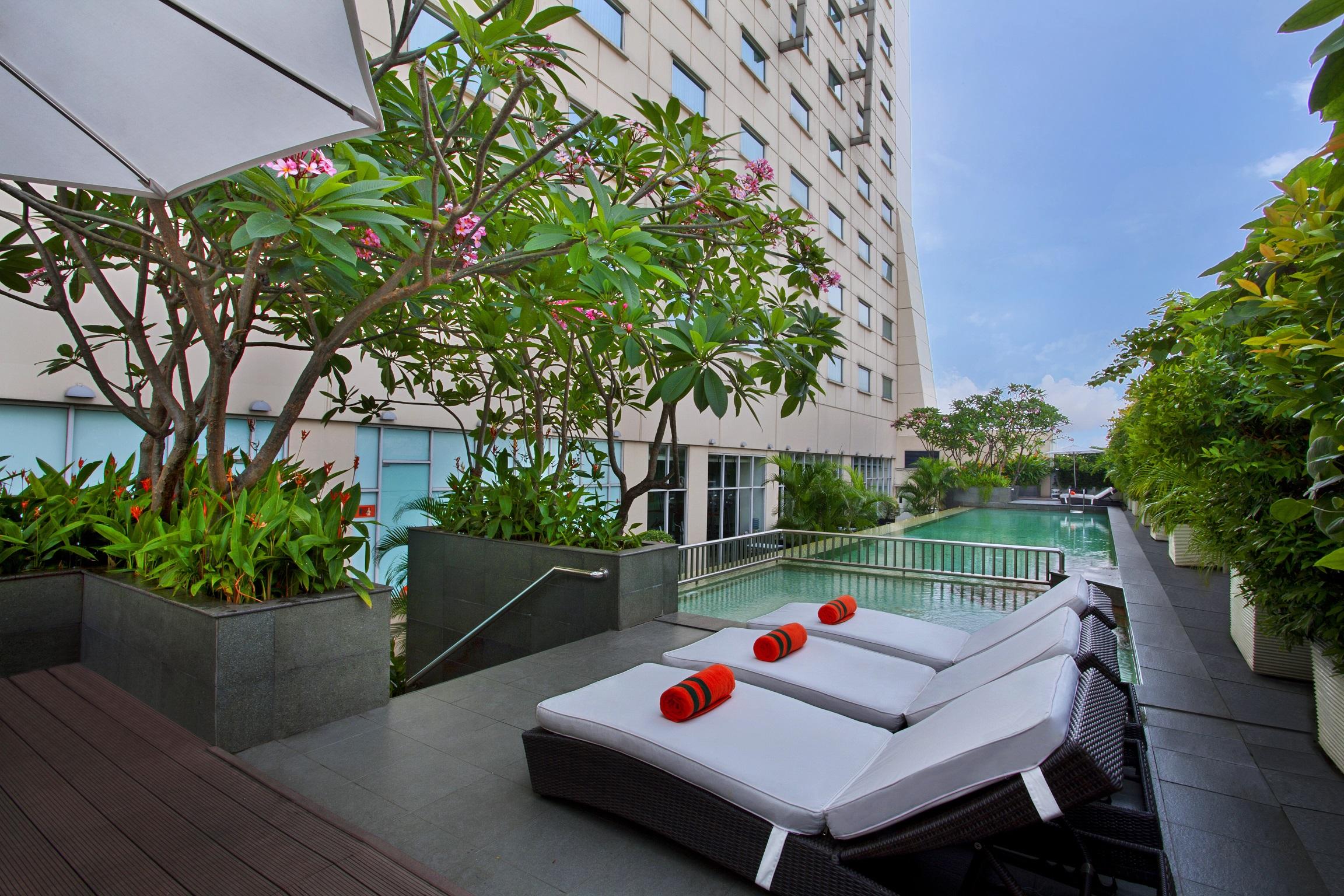 Harris Hotel And Conventions Kelapa Gading Jakarta Exterior photo