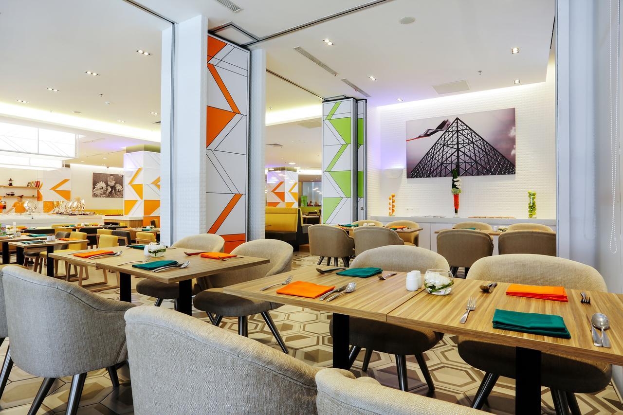 Harris Hotel And Conventions Kelapa Gading Jakarta Exterior photo