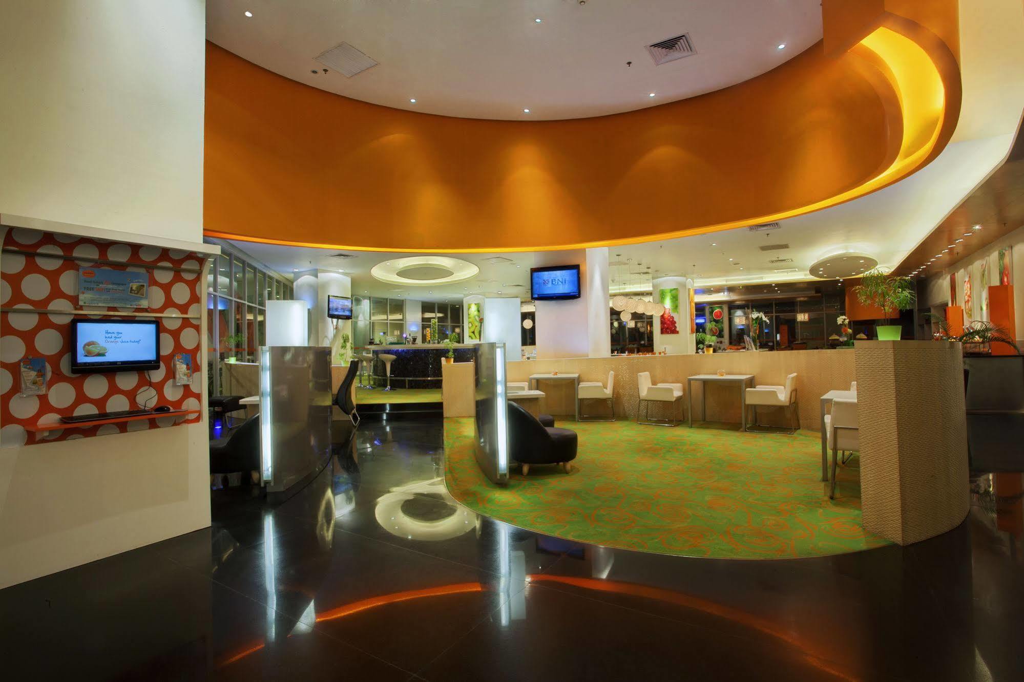 Harris Hotel And Conventions Kelapa Gading Jakarta Exterior photo